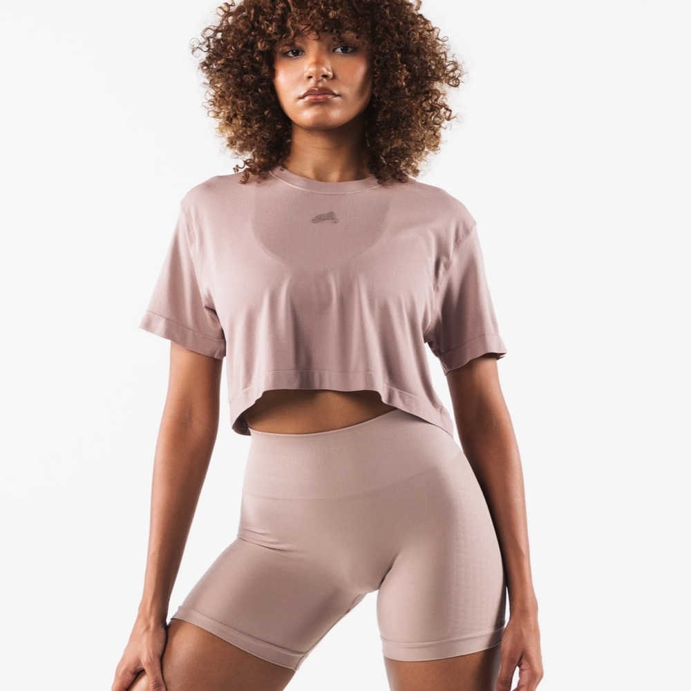 Alphalete crop shirt